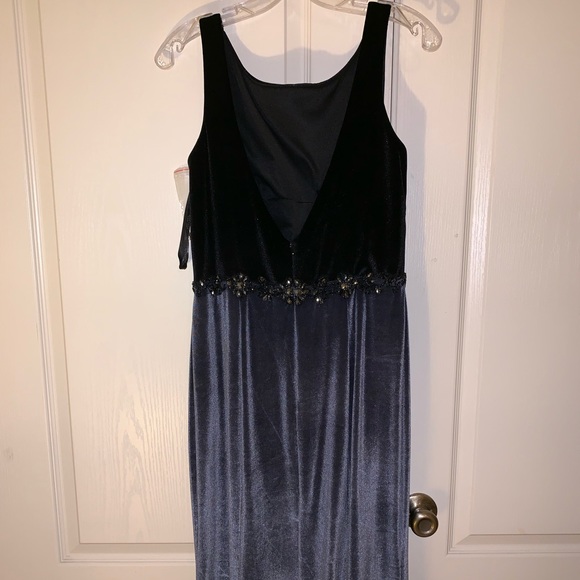 Velvet dress - Picture 5 of 6